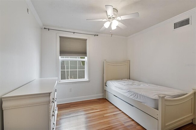 Building Photo - 2506 SW 9th Dr