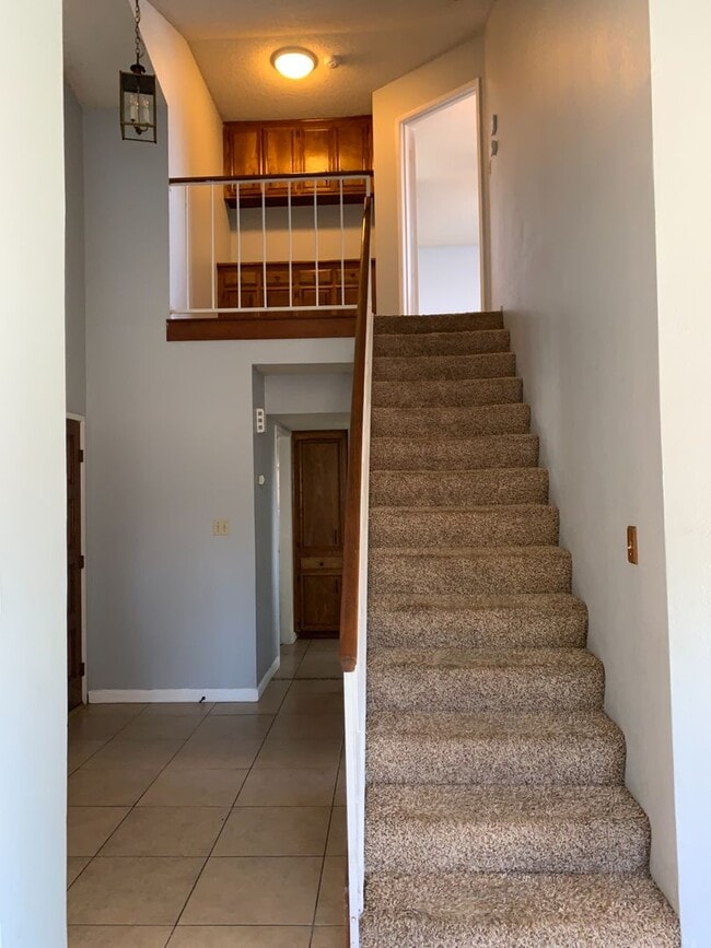 Building Photo - 4525 Trumbull Dr