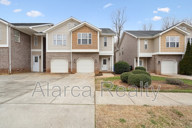 Building Photo - 111 Sherman Oaks Ln