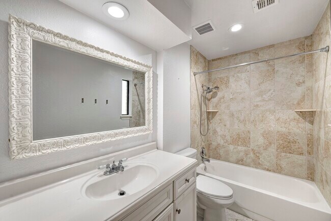 Building Photo - 18506 Glen Briar Ln