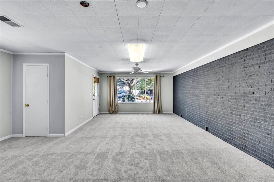 Building Photo - 317 Kensington Dr