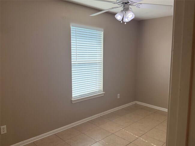 Building Photo - 5334 Tallowpine Terrace