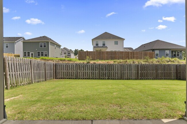 Building Photo - 912 Newburn Dr