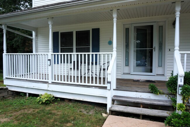 Building Photo - 17 B Spring Glen Rd