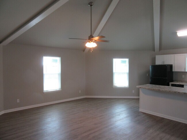 Building Photo - 1302 Grace Ave