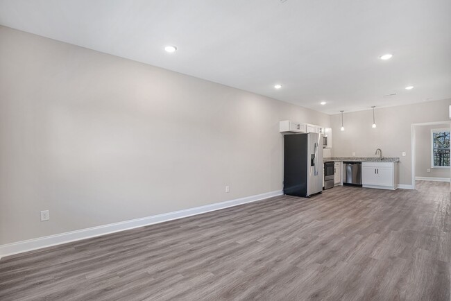 Building Photo - 22 Highland Blf Wy