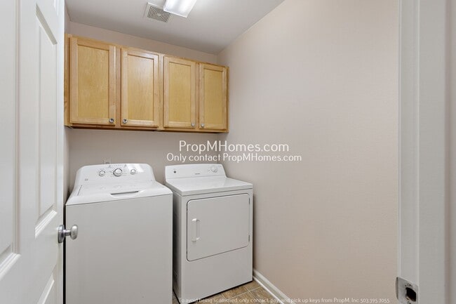 Building Photo - Four Bedroom Home with Amazing Views in Bull Mountain!