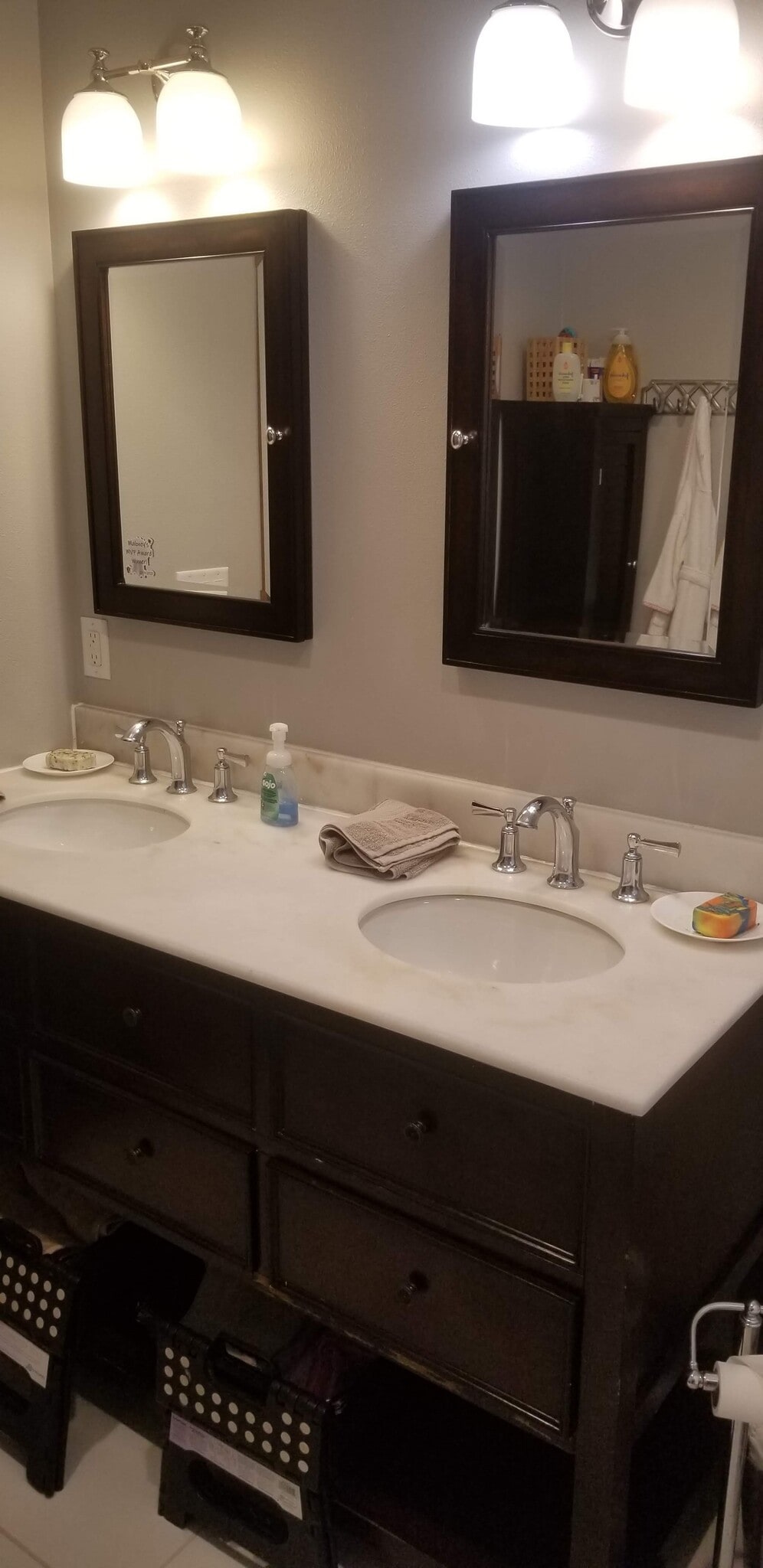 Upstairs bathroom - 315 Lakeshore Dr