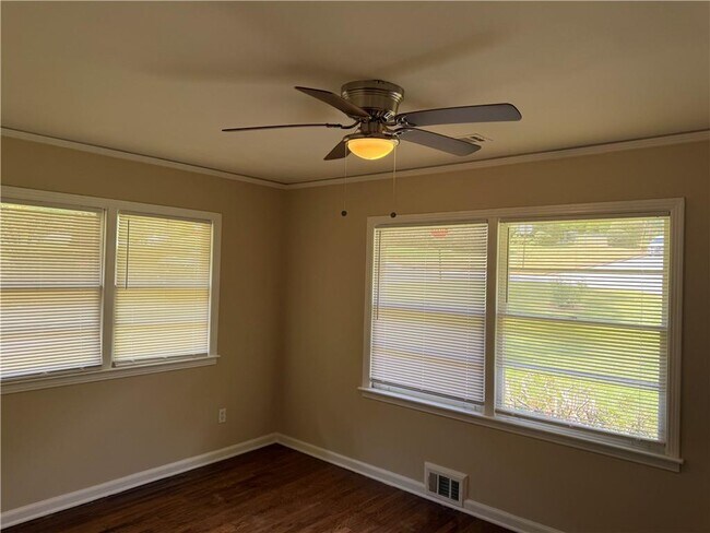 Building Photo - 2298 Bryant Dr