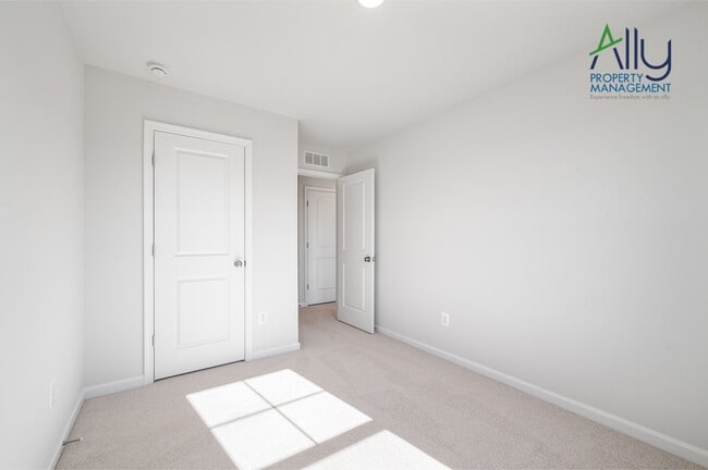 Building Photo - 44 Sophie Kathryn Dr