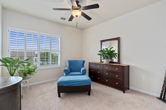 Building Photo - 2101 Town Centre Dr