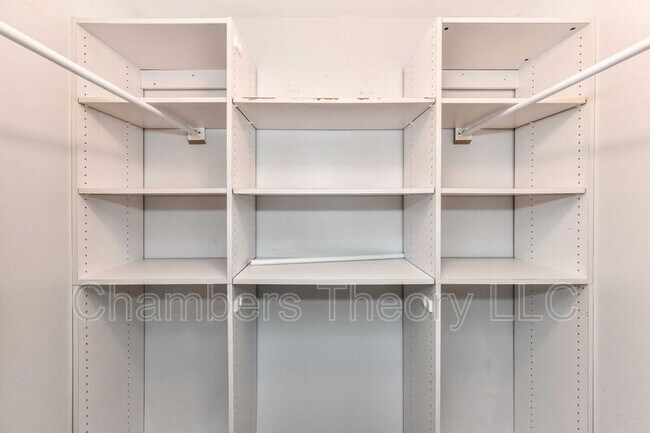 Building Photo - 11831 Shire Ct