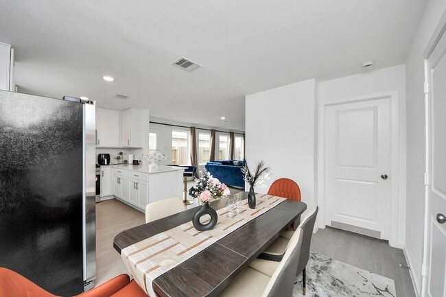 Building Photo - 28910 Texas Sparrow Ln