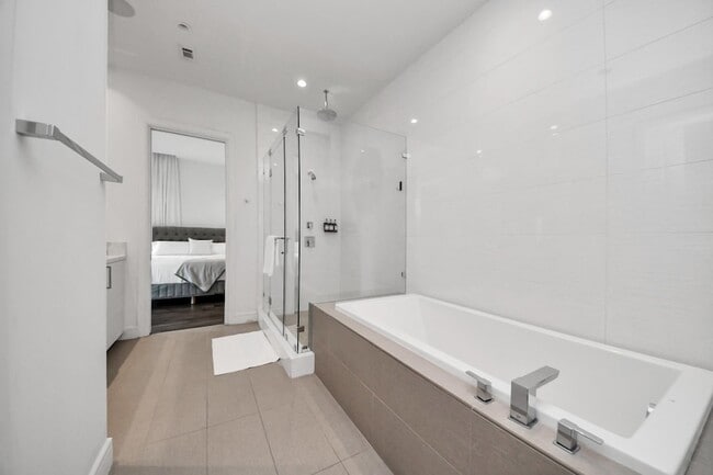 Building Photo - 4521 San Felipe St