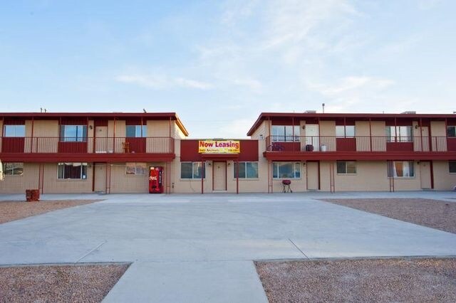 Building Photo - Reyes Apartments