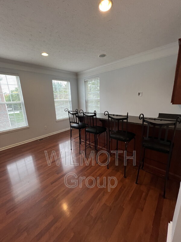 Building Photo - 9451 Glencroft Way