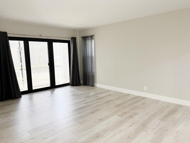Building Photo - 1006 Green Pine Blvd