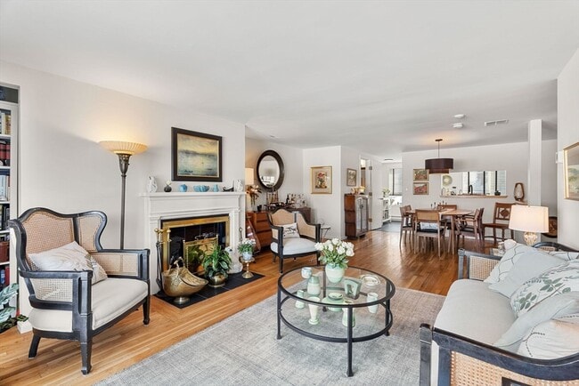 Building Photo - 126 Merrimac St