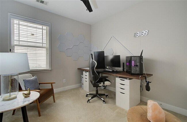 Building Photo - 3822 Carriage House Dr