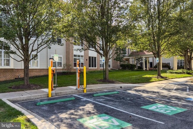 Building Photo - 2115 Ganton Green