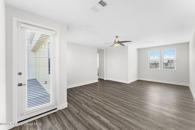 Building Photo - 8663 Ivanhoe Dr