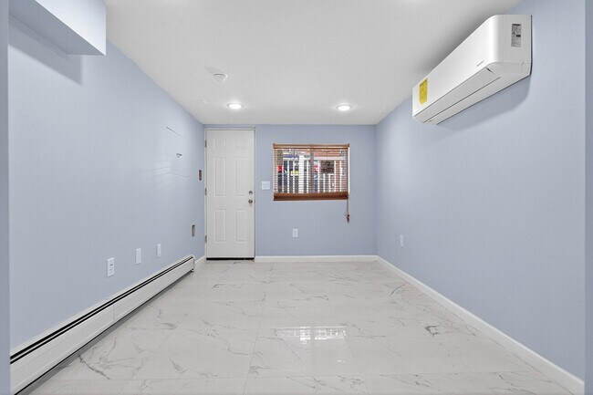 Building Photo - 43 Sycamore Rd