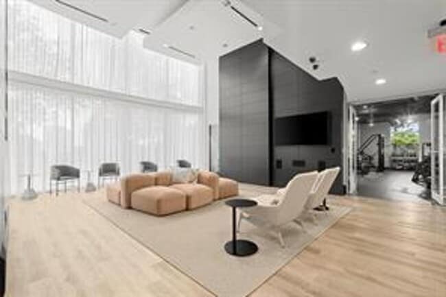 Building Photo - 1 Bedroom + 1 Bath with Views of Buckhead!