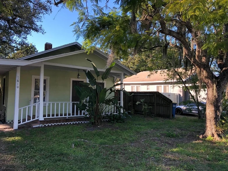 Primary Photo - 1810 Douglas Ave
