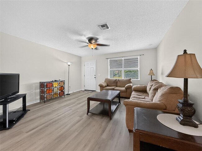 Building Photo - 1222 Santos Pl