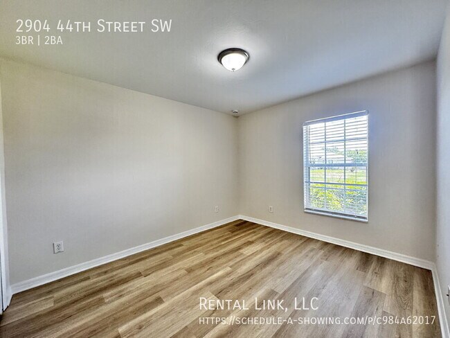 Building Photo - 2904 44th St SW