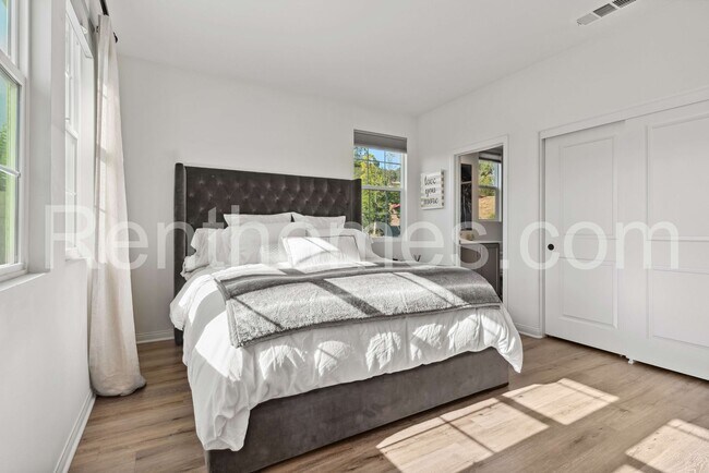Building Photo - 21743 Deer Grass Dr