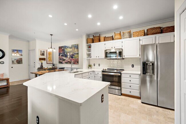 Building Photo - 2111 Welch St