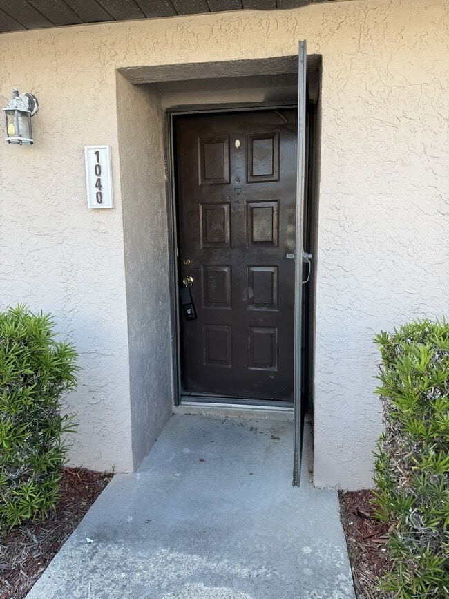 Building Photo - 1040 June Dr