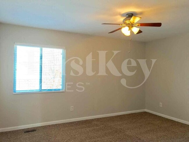 Building Photo - 6176 Fox Run Ln