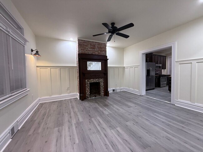 Building Photo - Updated 3BR 1 bath house now showing!