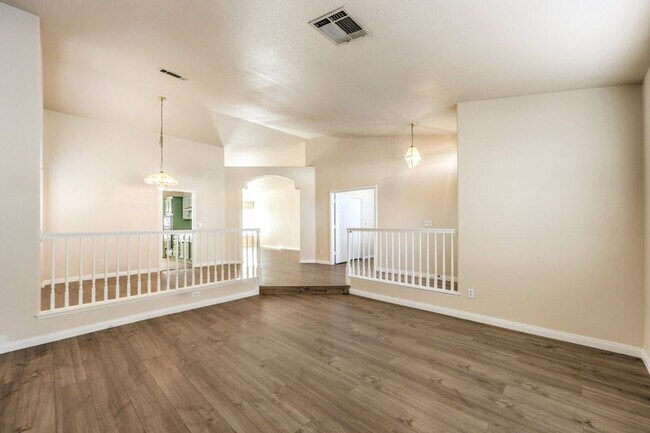 Building Photo - Stunning 4-Bedroom, 2-Bath Single-Family Home in Las Vegas