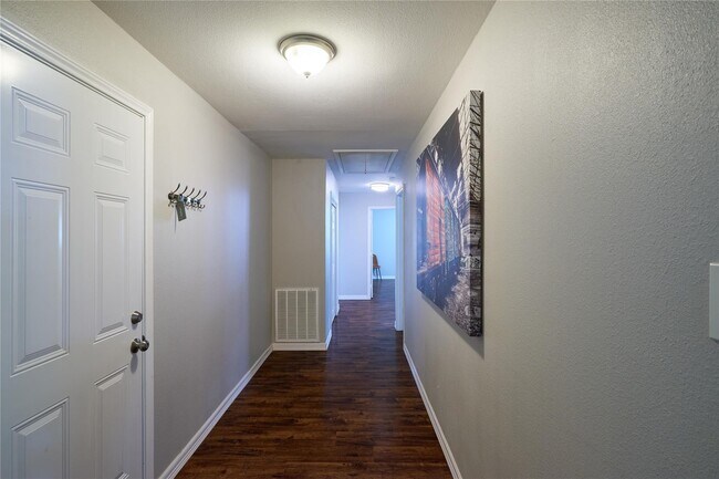 Building Photo - 5503 W Bellfort Ave