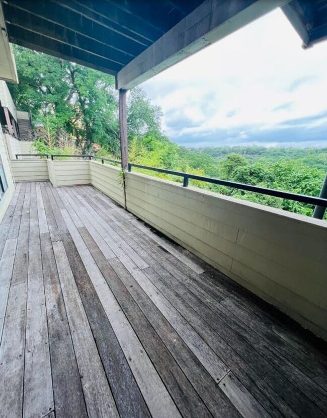 Building Photo - K625 - Treehouse # 116