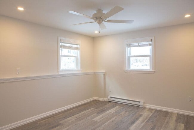 Building Photo - 180 N Main St