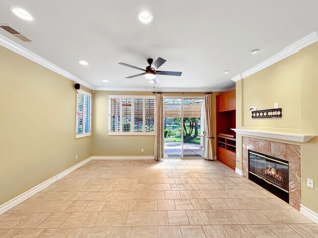 Building Photo - Beautiful & Spacious 5BD/3BA House in East...