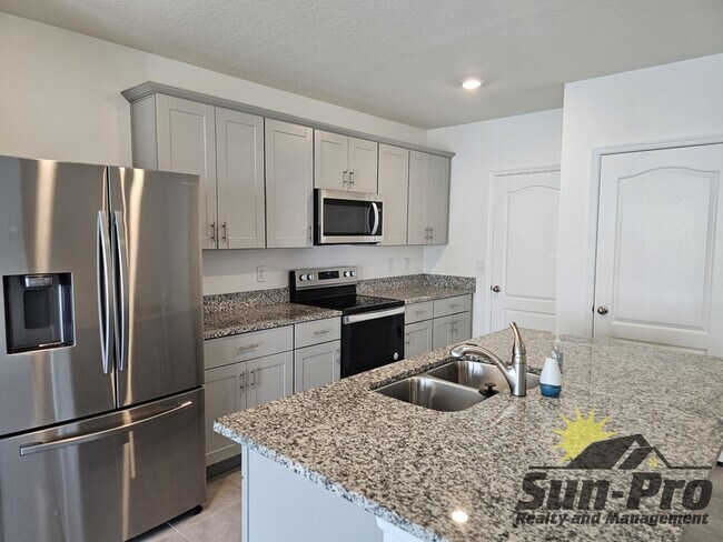 Building Photo - 11 1st St