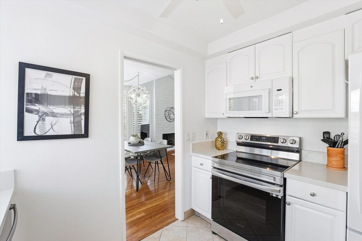 Building Photo - 2367 S Gene Autry Trail