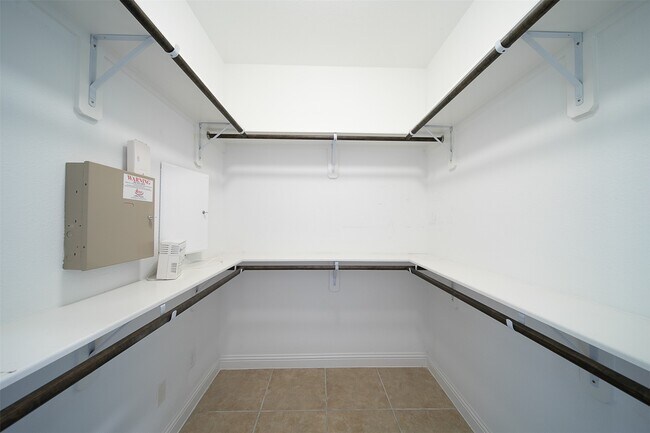 Building Photo - 1231 Creekside Acres Ct