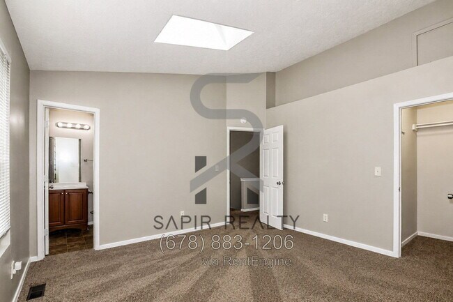 Building Photo - 5571 Wells Cir