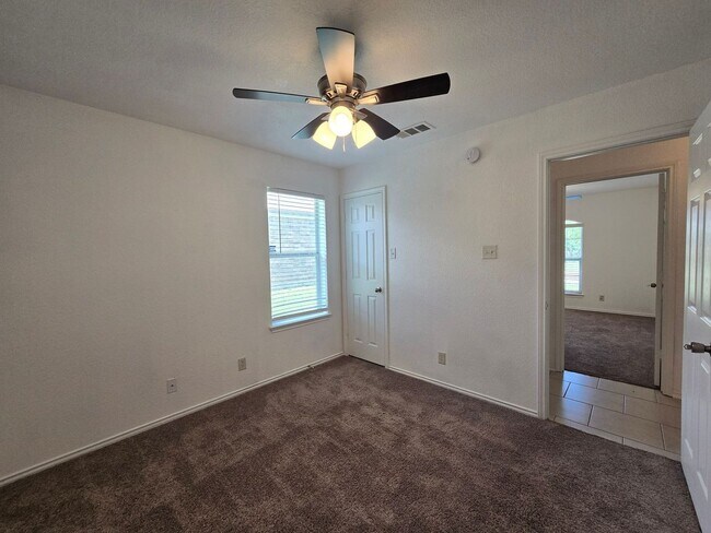 Building Photo - 3906 Kevin Shaw Dr