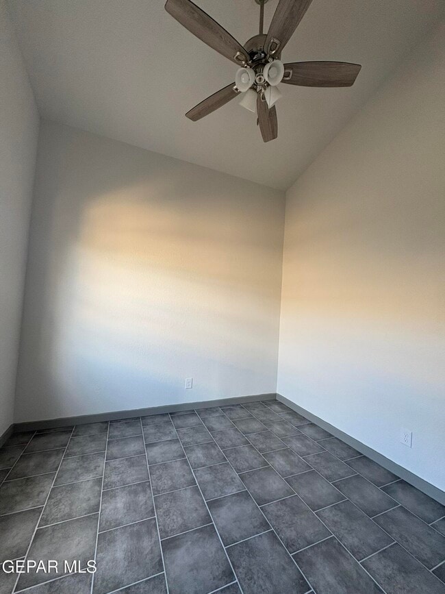 Building Photo - 11415 Sundrop Ct