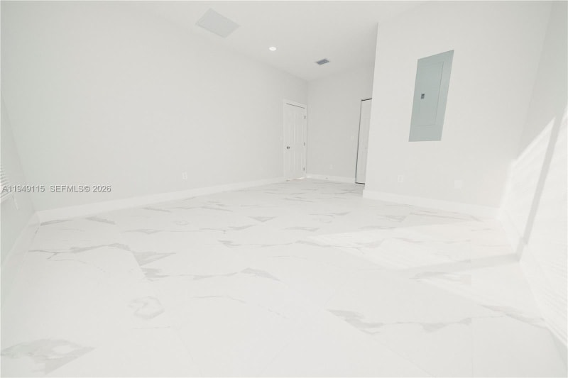 Building Photo - 820 Dr B J McCormick Ave