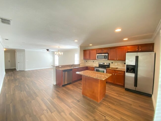 Building Photo - 15353 Perdido Dr
