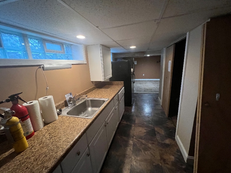 Primary Photo - 51 Laverack Ave