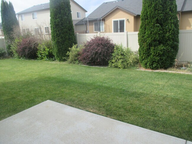 Building Photo - 4 bedroom, 3 car garage home in Meridian!!